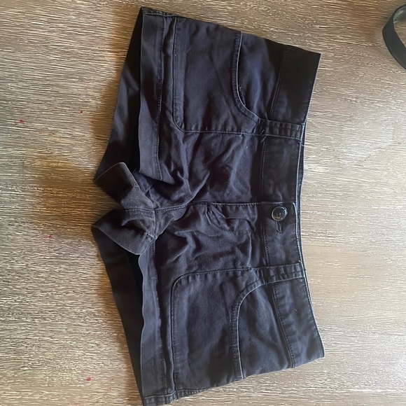 Black short shorts - Picture 1 of 6